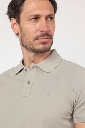 Açık Haki Polo Yaka Kısa Kol Cepsiz Slim Fit Pamuklu Tişört 1011260154
