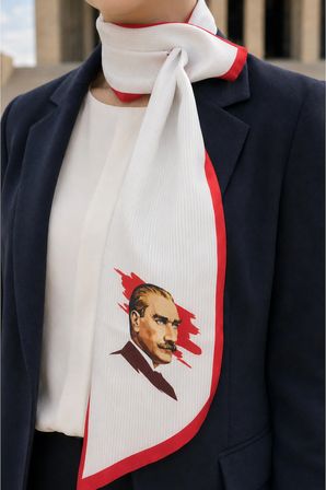 Atatürk Beyaz Çizgili Türk Bayraklı 85x25cm Kravat / Eşarp / Fular