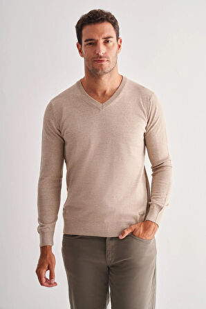 Açık Bej V Yaka Uzun Kol Cepsiz Comfort Fit Classic Yünlü Triko Kazak 1012255002