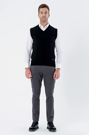 Siyah V Yaka Cepsiz Slim Fit Classic Yünlü Triko Süeter 1012255003