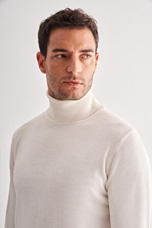 Açık Krem Balıkçı Yaka Cepsiz Comfort Fit Classic Pamuklu Triko Kazak 1012255004