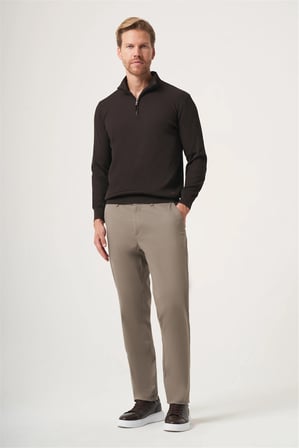 Kahverengi Dik Yaka Uzun Kol Örme Comfort Fit Pamuklu Kazak 1012265158