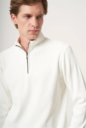 Ekru Dik Yaka Uzun Kol Örme Comfort Fit Pamuklu Kazak 1012265158