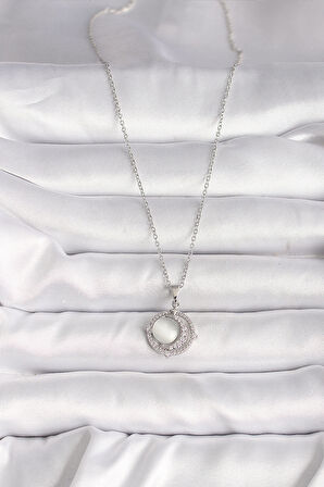 316L Çelik Gümüş Renk Zirkon Taşlı Beyaz Sedefli Hilal Model Kadın Kolye