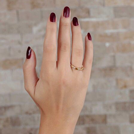 Zirkon Taşlı Sıralı Küp Tasarım Gold Renk 925 Ayar Gümüş Kadın Yüzük