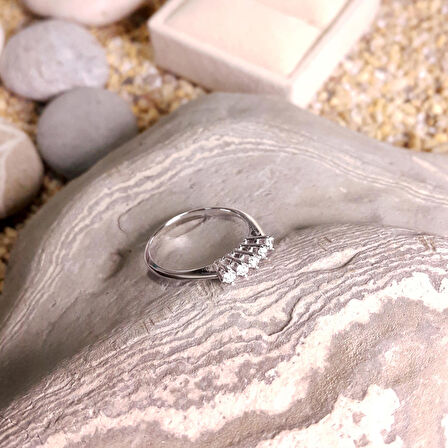 Chavin 0.25 Carat Pırlanta Altın 5 Taş Beştaş Yüzük dh25