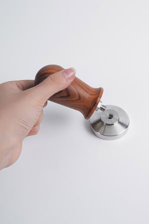304 Çelik 51 mm Klikli Sabit Basınçlı Espresso Makinesi Tamperi Barista Ekipmanı mt262khv