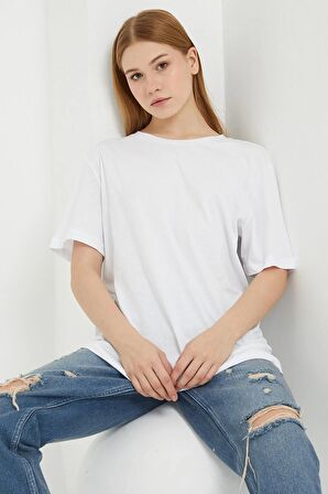 Kadın Beyaz Oversize Pamuk Bol Kesim Basic Kısa Kollu T-shirt