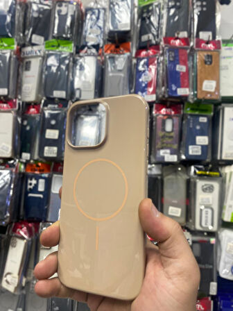 İPHONE 16 PRO MAX UYUMLU MAGSAFE ÖZELLİKLİ İÇİ KADİFE PERFECT SERT KAPAK GOLD