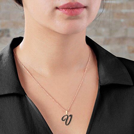 3D Tasarım Siyah Zirkon Taşlı 925 Ayar Gümüş El Yazısı Harf Kolye " V "