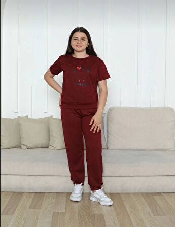 ÇOCUK SPOR GİYİM İKİ İPLİK KUMAŞ ÖN BASKILI PAÇA LASTİKLİ KISA KOLLU YAZLIK TAKIM