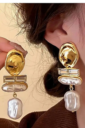 Gold  Kristal Taşlı Ezme İnci Sallantılı Model Küpe