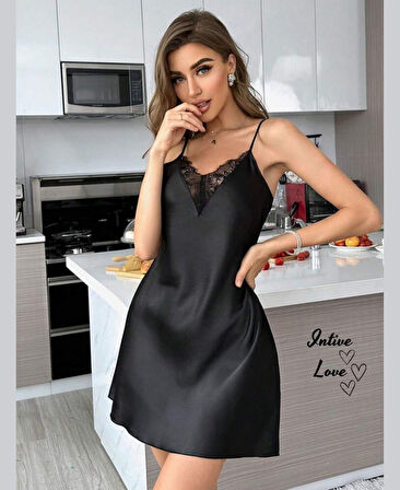 Intive Yakası V Yaka Siyah Satenden İnce Askılı Feminen Gecelik