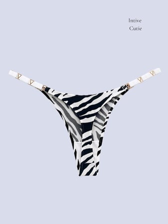 Intive Cutie Zebra Desen Yanları V Aksesuarlı Feminen Tanga