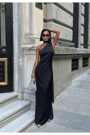 MAY REM Kadın Saten Halter Yaka Şal Detaylı Maxi Abiye Elbise