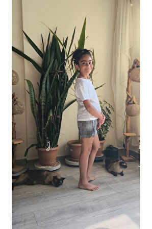 Kız Çocuk Şortlu Takım Beyaz Tişört Siyah Pötikareli Şort