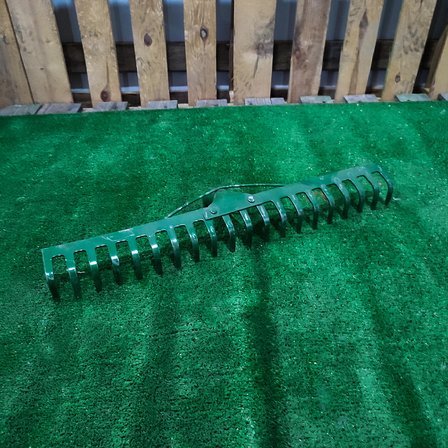 TAKVİYELİ TIRMIK 10 DİŞLİ METAL BAHÇE TIRMIĞI ÇİM TOPRAK TAŞ TOPLAMA TIRMIĞI