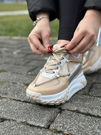 Günlük Kadın Sneaker Rugan Spor Ayakkabı Yüksek Kalın Topuklu Bağcıklı Taş Detaylı Hafif Rahat 1038