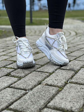 Günlük Kadın Sneaker Rugan Spor Ayakkabı Yüksek Kalın Topuklu Bağcıklı Taş Detaylı Hafif Rahat 1038