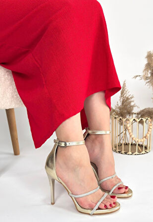 Colly Gold Rugan Topuklu Ayakkabı