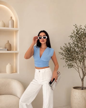 Vatkalı Kolsuz V Yaka Drapeli Crop Bluz Likralı Fit