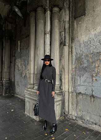 Boğazlı kalın bürümcük uzun elbise siyah