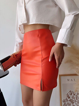 Tek yırtmaçlı arkadan fermuarlı deri etek turuncu s24475