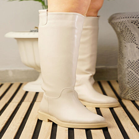 Günlük Kadın Diz Altı Çizme Alçak Topuklu Tırtıklı Tabanlı Oval Burun Kürklü Astarlı Sade Rahat 1050