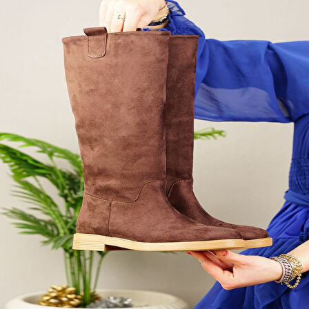 Günlük Kadın Diz Altı Çizme Alçak Topuklu Tırtıklı Tabanlı Oval Burun Kürklü Astarlı Sade Rahat 1050