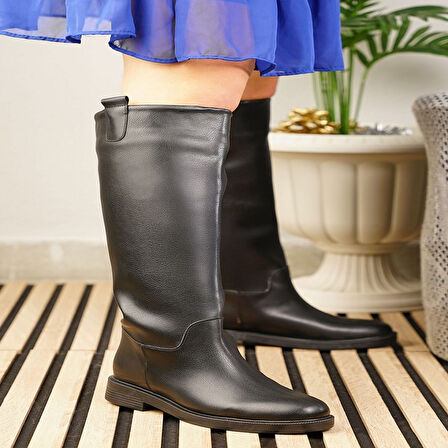 Günlük Kadın Diz Altı Çizme Alçak Topuklu Tırtıklı Tabanlı Oval Burun Kürklü Astarlı Sade Rahat 1050