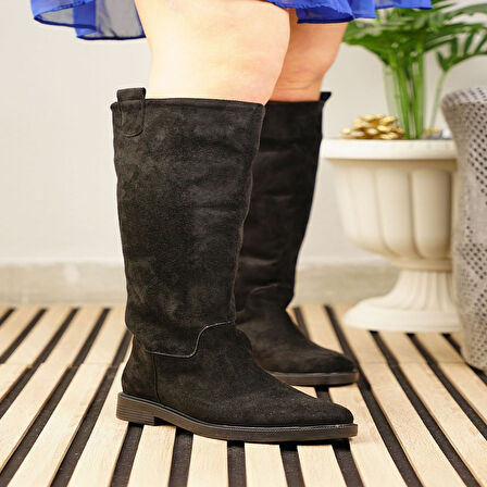 Günlük Kadın Diz Altı Çizme Alçak Topuklu Tırtıklı Tabanlı Oval Burun Kürklü Astarlı Sade Rahat 1050