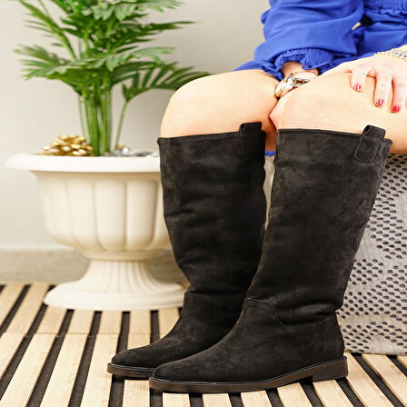 Günlük Kadın Diz Altı Çizme Alçak Topuklu Tırtıklı Tabanlı Oval Burun Kürklü Astarlı Sade Rahat 1050