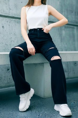 Bella Siyah Salaş Dizi Yırtık Rahat Kesim Palazzo Jeans Kot Pantolon