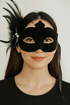 Siyah Renk Yandan Tüylü Süet Kaplama Beyaz İncili Parti Maskesi 18X15 cm (5224)