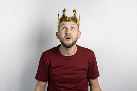 Plastik Kral Tacı Altın Renk Yetişkin Boy 55 cm (5224) AZ-52244687580