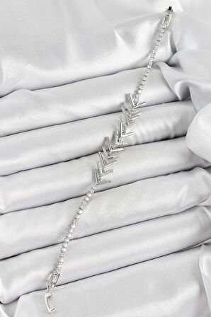 Pirinç Gümüş Renk Zirkon Taşlı Balık Sırtı Kadın Bileklik