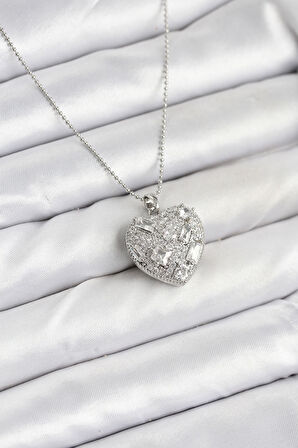 316L Çelik Zincir Gümüş Zirkon Taşlı Kalpli Kadın Kolye EB-BKO10625