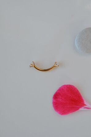 Minimal Çelik İki Ucu Taşlı Göbek Piercingi Gold Renkli