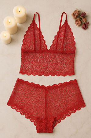 Kadın Kırmızı Dantel Bralet Şort Takımı – Tutkulu ve Çekici İç Giyim