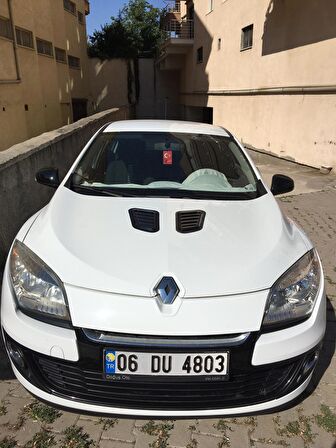 Renault Megane 3 Piano Black Kaput Üstü Havalandırma Izgarası