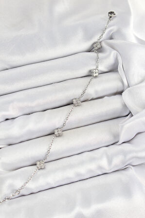  316L Çelik Yonca Model Gümüş Renk Kadın Bileklik