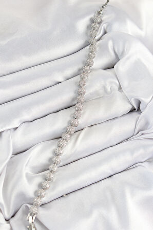  Pirinç Zirkon Taşlı Yarım Topcuk Model Gümüş Renk VIP Seri Kadın Bileklik