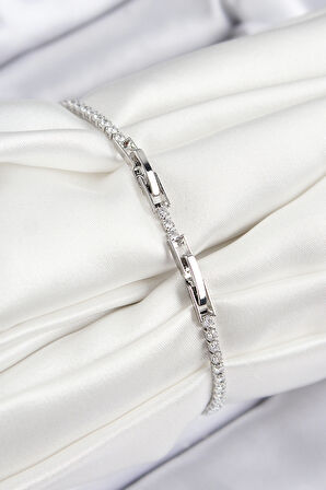  Pirinç Renkli Zirkon Taşlı Geometrik Model Gümüş Renk Kadın Bileklik