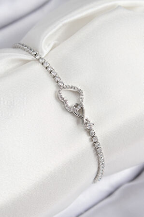  Pirinç Zirkon Taşlı Sonsuzluk Kalp Model Gümüş Renk Kadın Bileklik