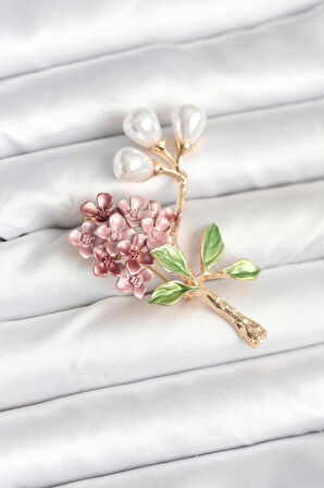 Çiçek Figürlü Broş