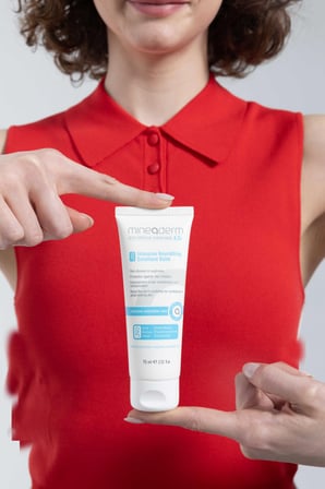 Mineaderm Intenstive Nourising Kuru Ciltler İçin Su Bazlı Yağsız Nemlendirici Yüz Bakım Kremi 75 ml