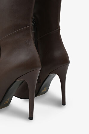 Kadın Sivri Burunlu Topuklu Yandan Fermuarlı Günlük Çizme Masi Kahve