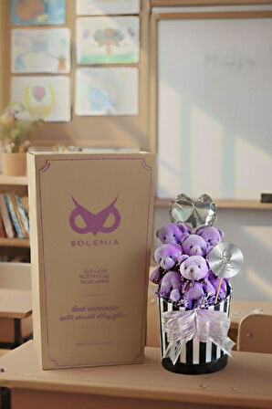 Öğretmen'e Hediye: Atatürk Temalı Aynalı Çizgili Premium Kutuda, Kalpli Balonlu 6’lı Mor Ayıcık Buketi-24 Kasım Öğretmenler Günü Hediyesi