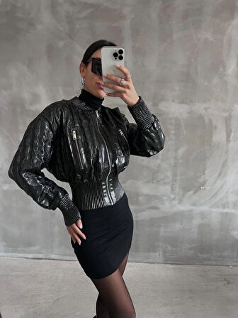 Beli büzgülü crop deri ceket siyah