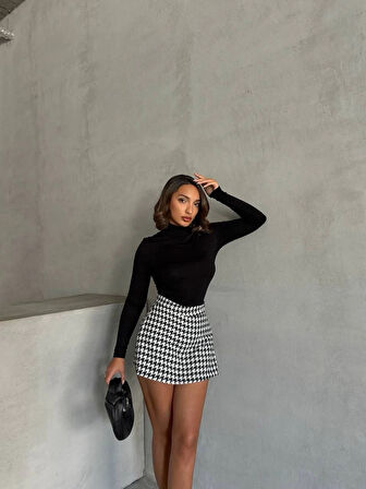 Kapaklı kaşe şort etek siyah beyaz kazayağı h261218